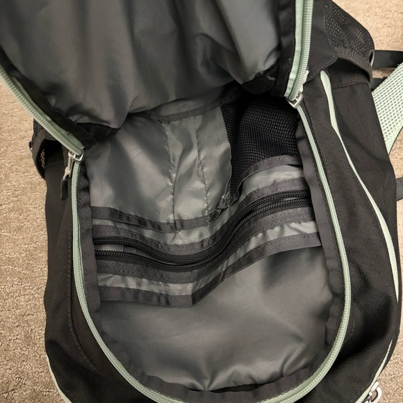 The North Face Womens Jester Backpack - Picture 6 of 10